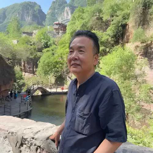 许建康老师的照片，单击鼠标查看大图！